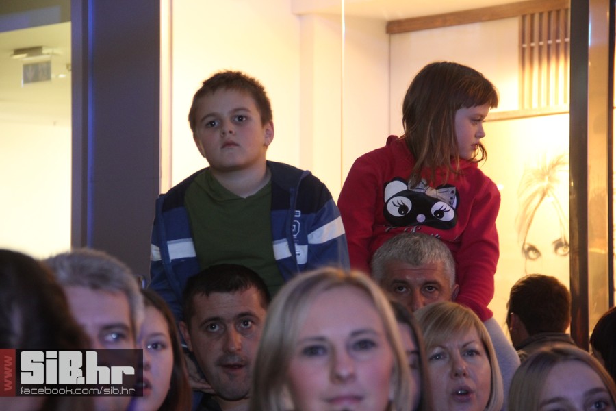 Colonia_AvenueMall_SiBhr_51 Colonia_AvenueMall_SiBhr_51