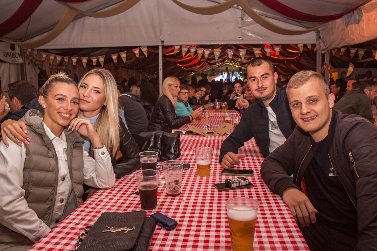 Dani prvog hrvatskog piva 2021: Crvena jabuka Dani prvog hrvatskog piva 2021: Crvena jabuka