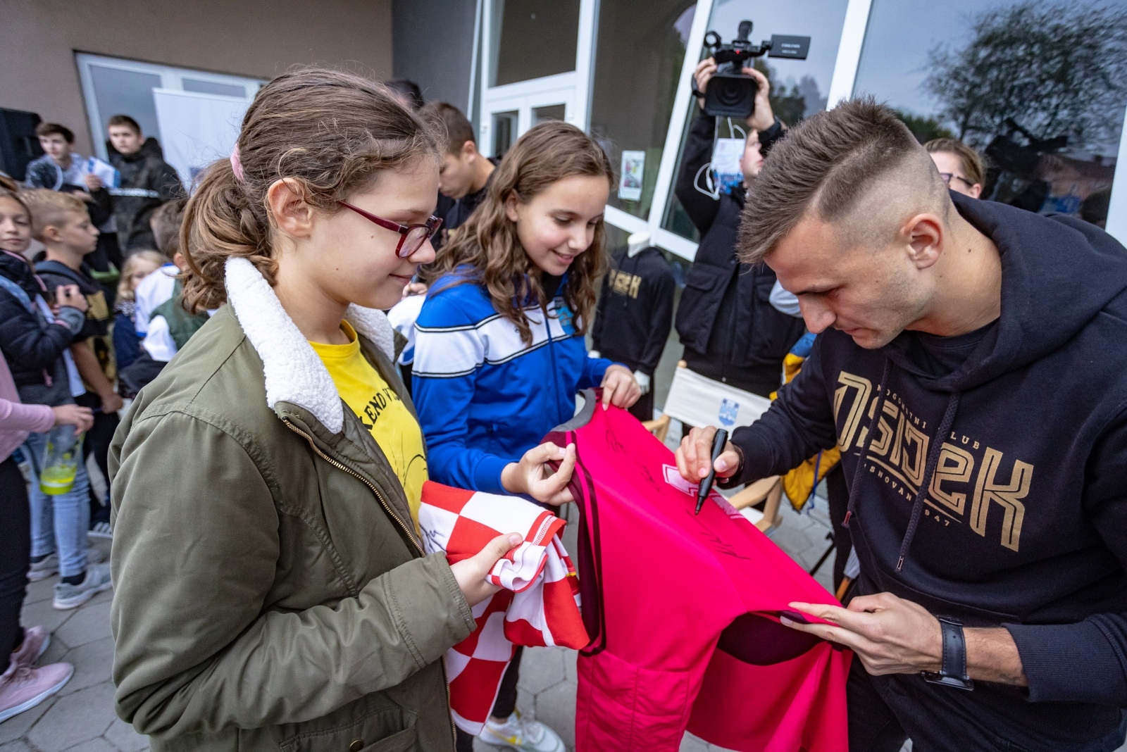 Druženje navijača i igrača Osijeka u Tenji