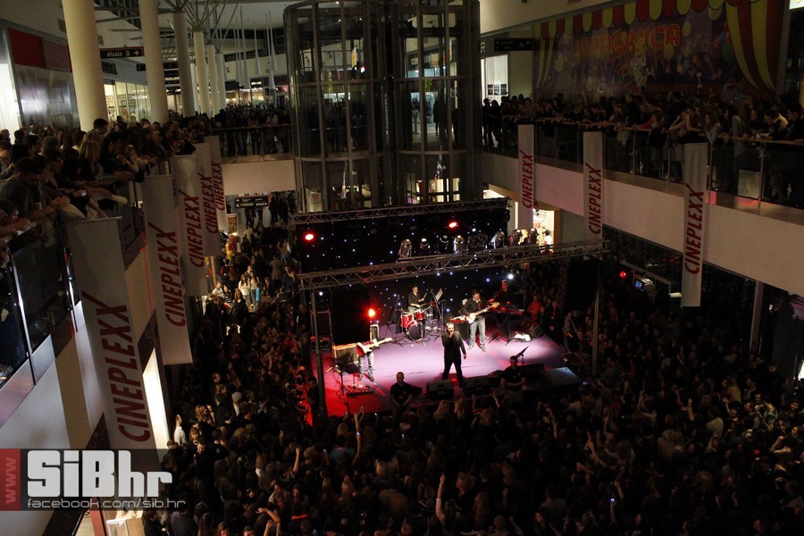 ivan_zak_avenuemall_osijek_zora