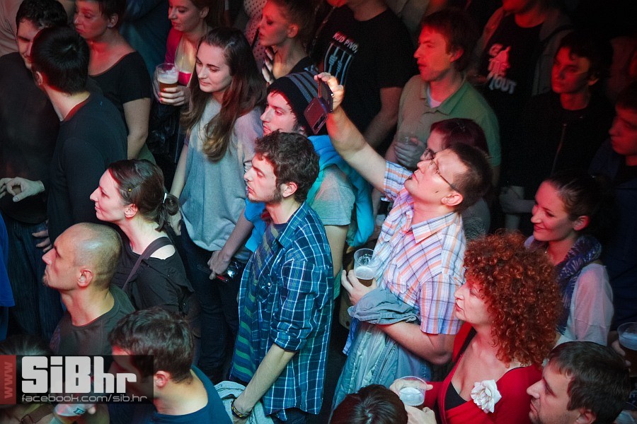 hladno_pivo_kino_europa_1210201