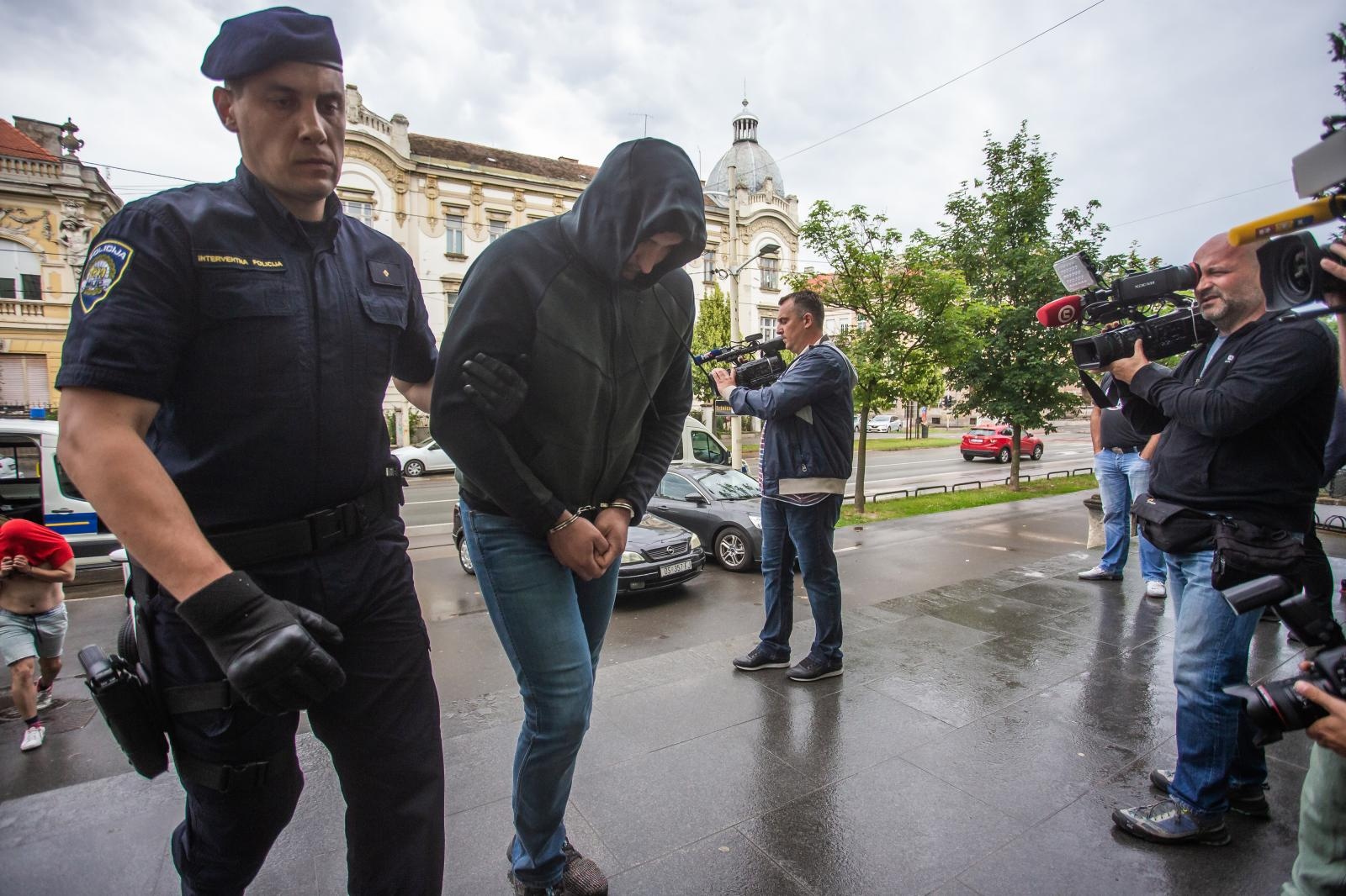 Privođenje dilera na Županijski sud u Osijeku