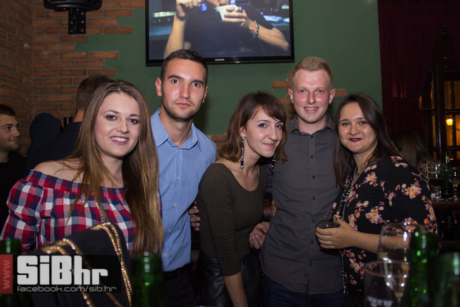 fort_pub_5