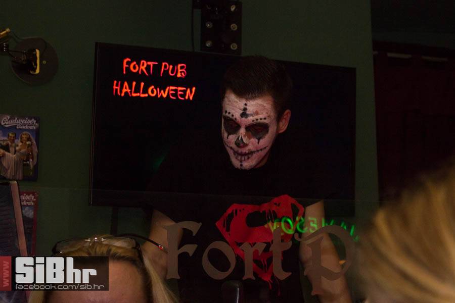 fortpub_halloween_11