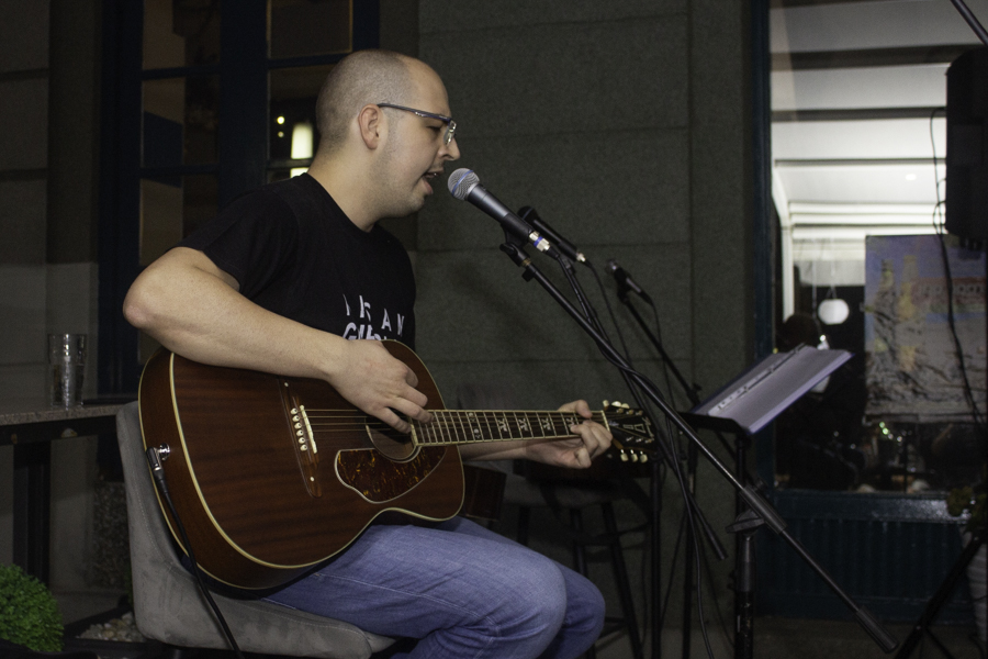 Juraj Padovan i prijatelji zasvirali na terasi ’22-ojke’