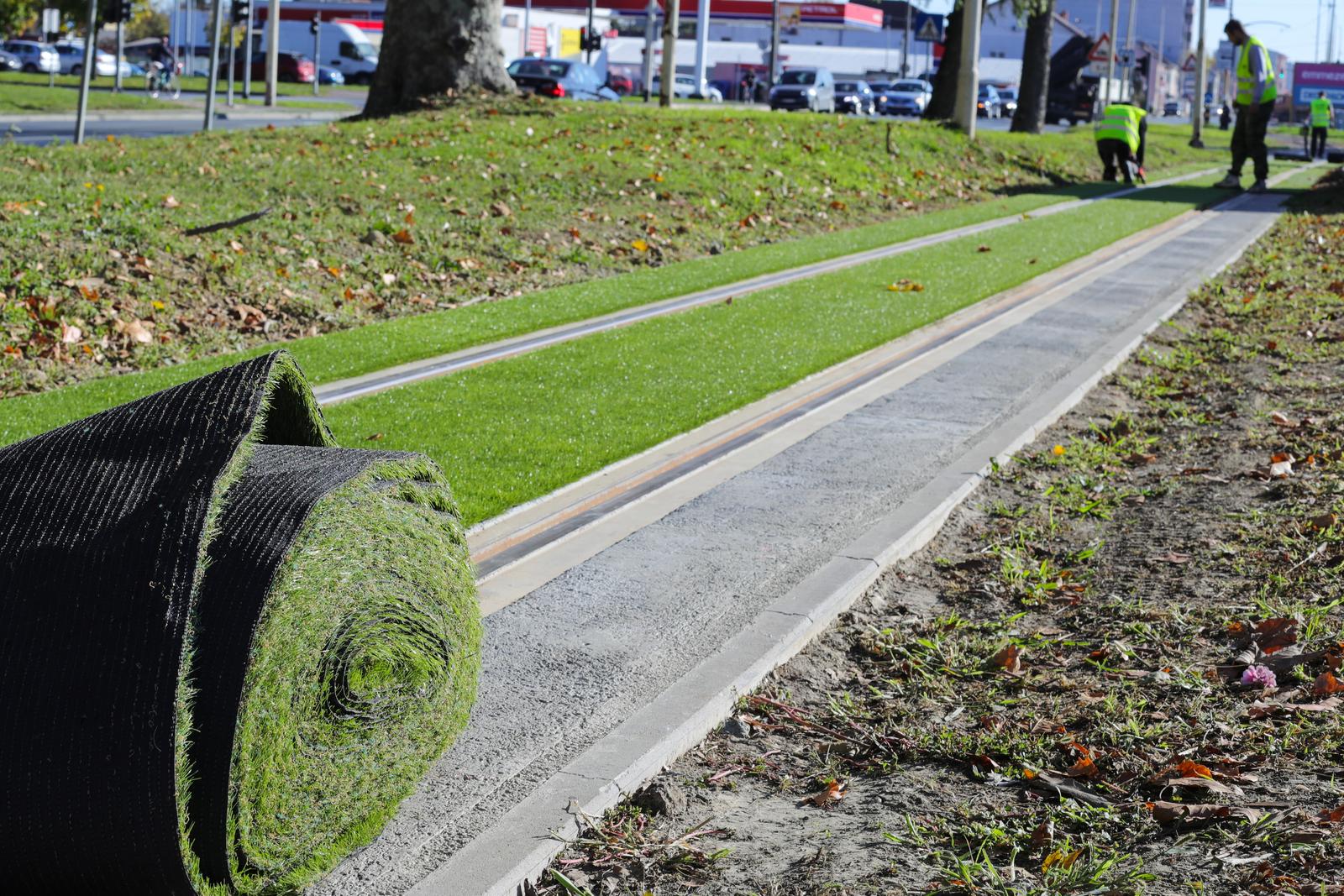Zelena podloga na novoobonovljenoj tramvajskoj prugi