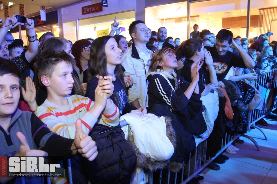 Colonia_AvenueMall_SiBhr_03 Colonia_AvenueMall_SiBhr_03