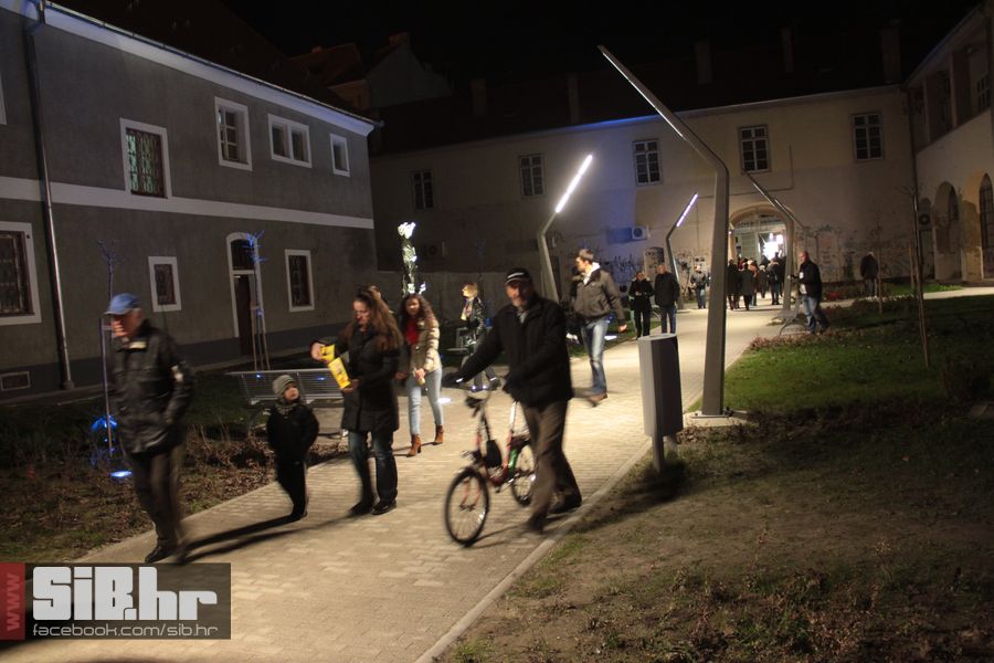 SvecanoOtvorenTrgSlobode_SiBhr_