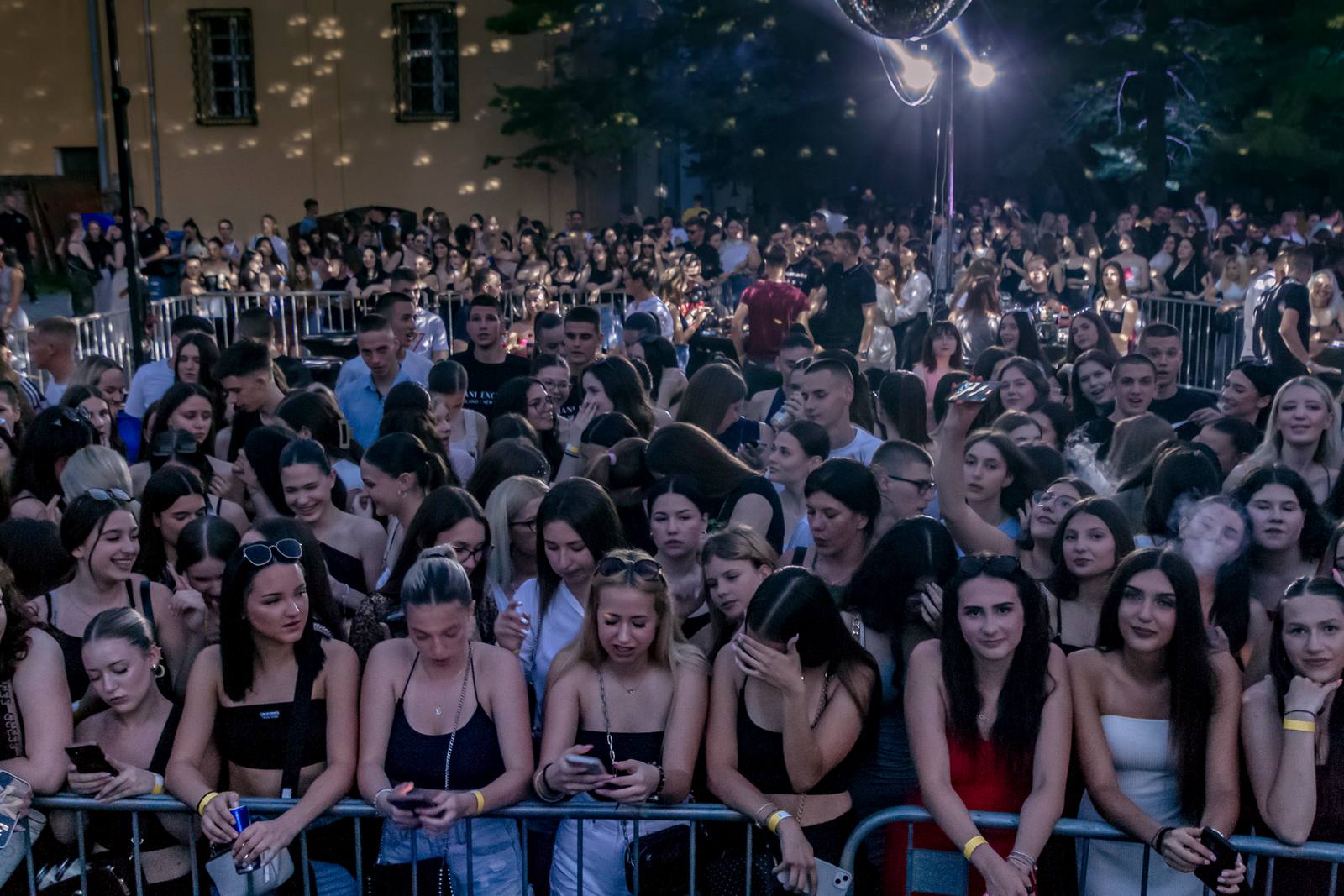 Trap zvijezda Relja održao koncert u osječkoj Tvrđi