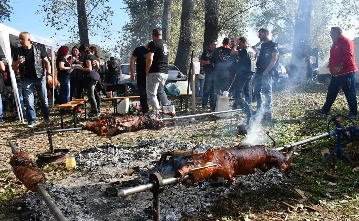 Pečenkijada u Slavonskom Brodu Pečenkijada u Slavonskom Brodu