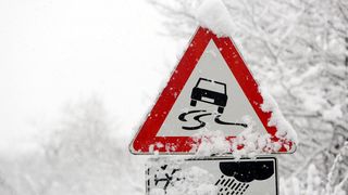 zimski uvjeti na cestama snijeg zimski uvjeti na cestama snijeg