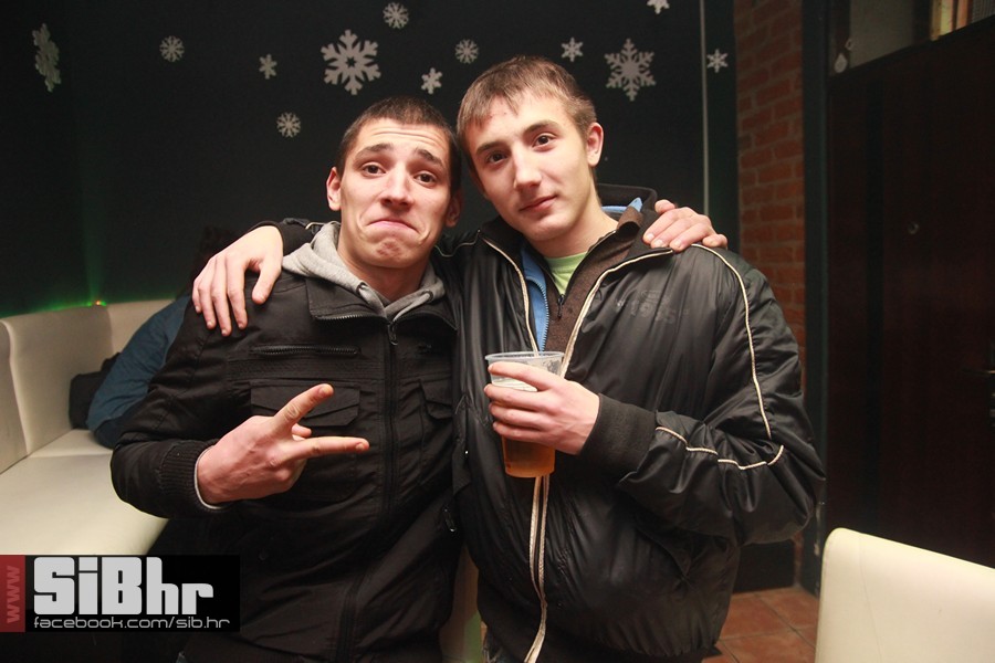 EXITexitIMG_540425122013251213