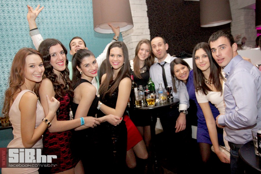 novagtrgkinolumiermediumlotus12 novagtrgkinolumiermediumlotus12