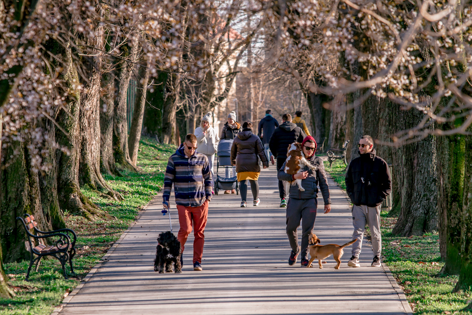 Osječane korona još nije uplašila – promenada puna šetača