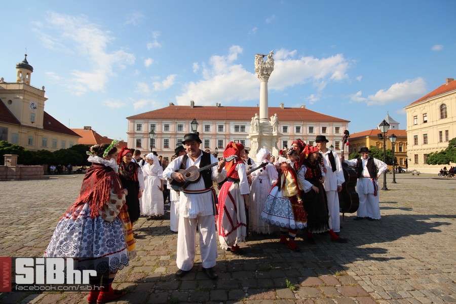 ana_rucner_Drmes_spot_SiBhr_54