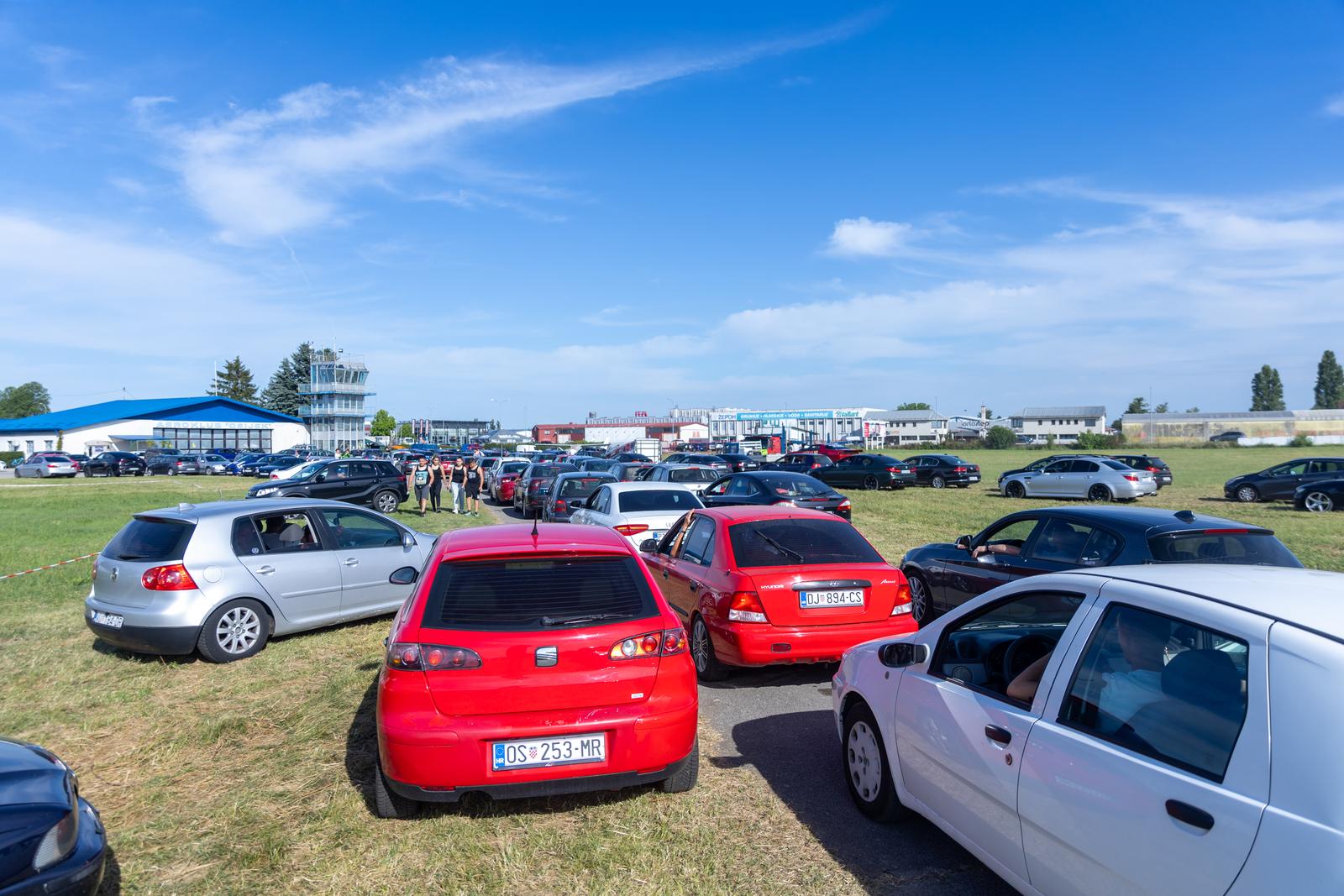 Street Race Osijek – automobil se zabio u publiku, šestero ozlijeđenih