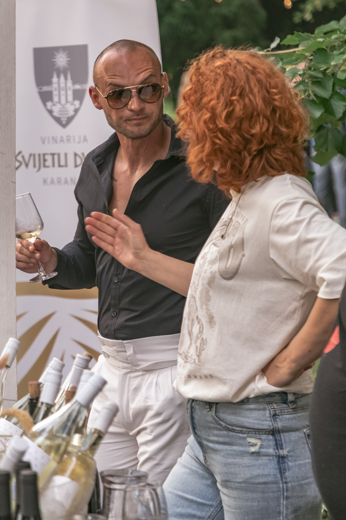 Večer vina i umjetnosti svibanj 2024. Večer vina i umjetnosti svibanj 2024.