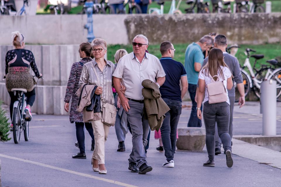 Legice i lege u nedjeljnoj šetnji Legice i lege u nedjeljnoj šetnji