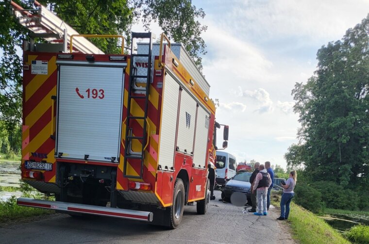 Automobil u spačvanskom kanalu