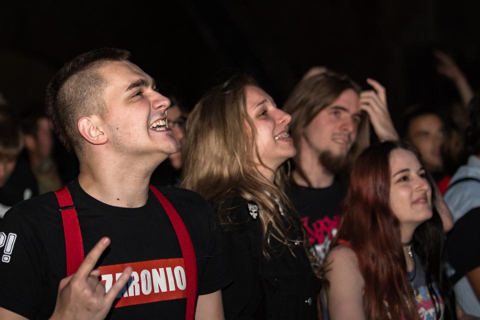 Brkovi u dvorištu Stare pekare