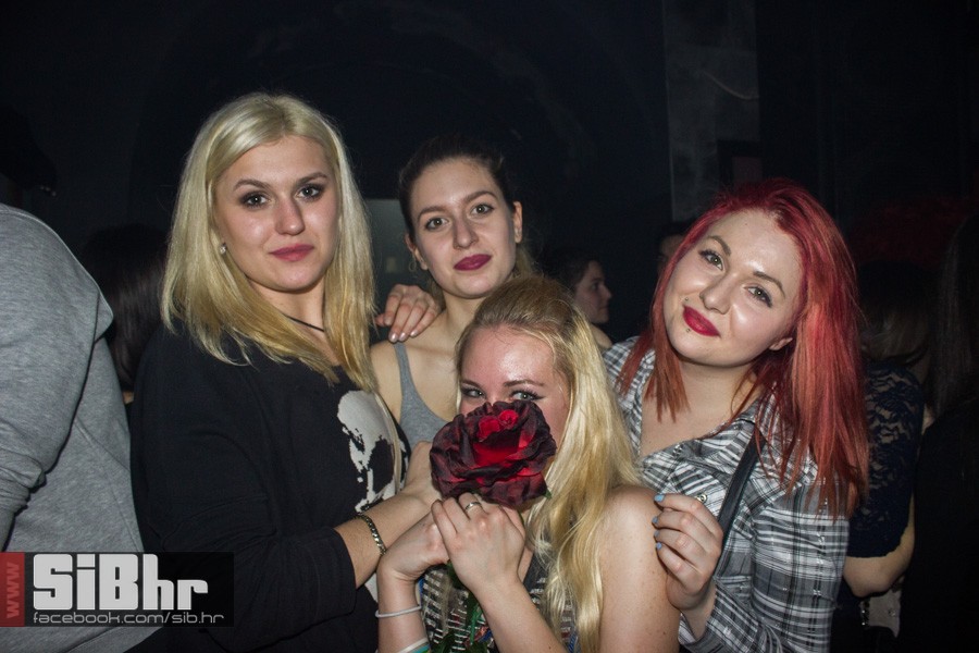 outside_striptiz_osijek_14