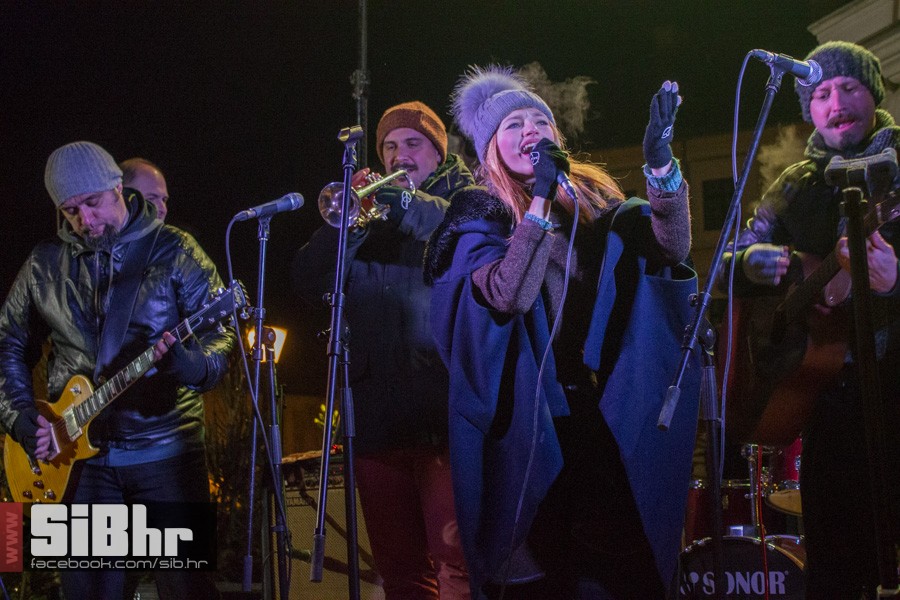 nova_godina_2016_trg_tvrdja_sib nova_godina_2016_trg_tvrdja_sib