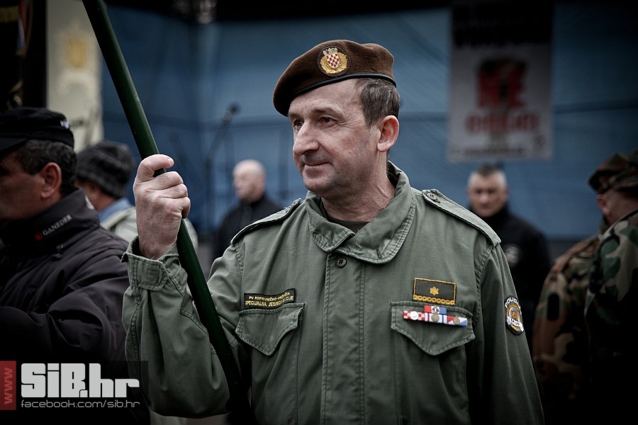 vukovar_prosvjed_protiv_cirilic
