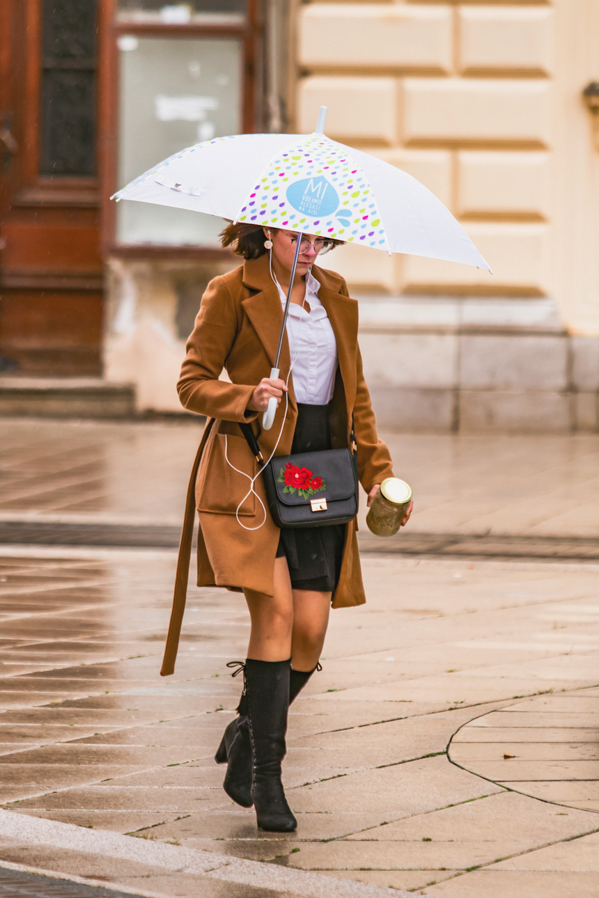 Kišni jesenji dan na osječkim ulicama