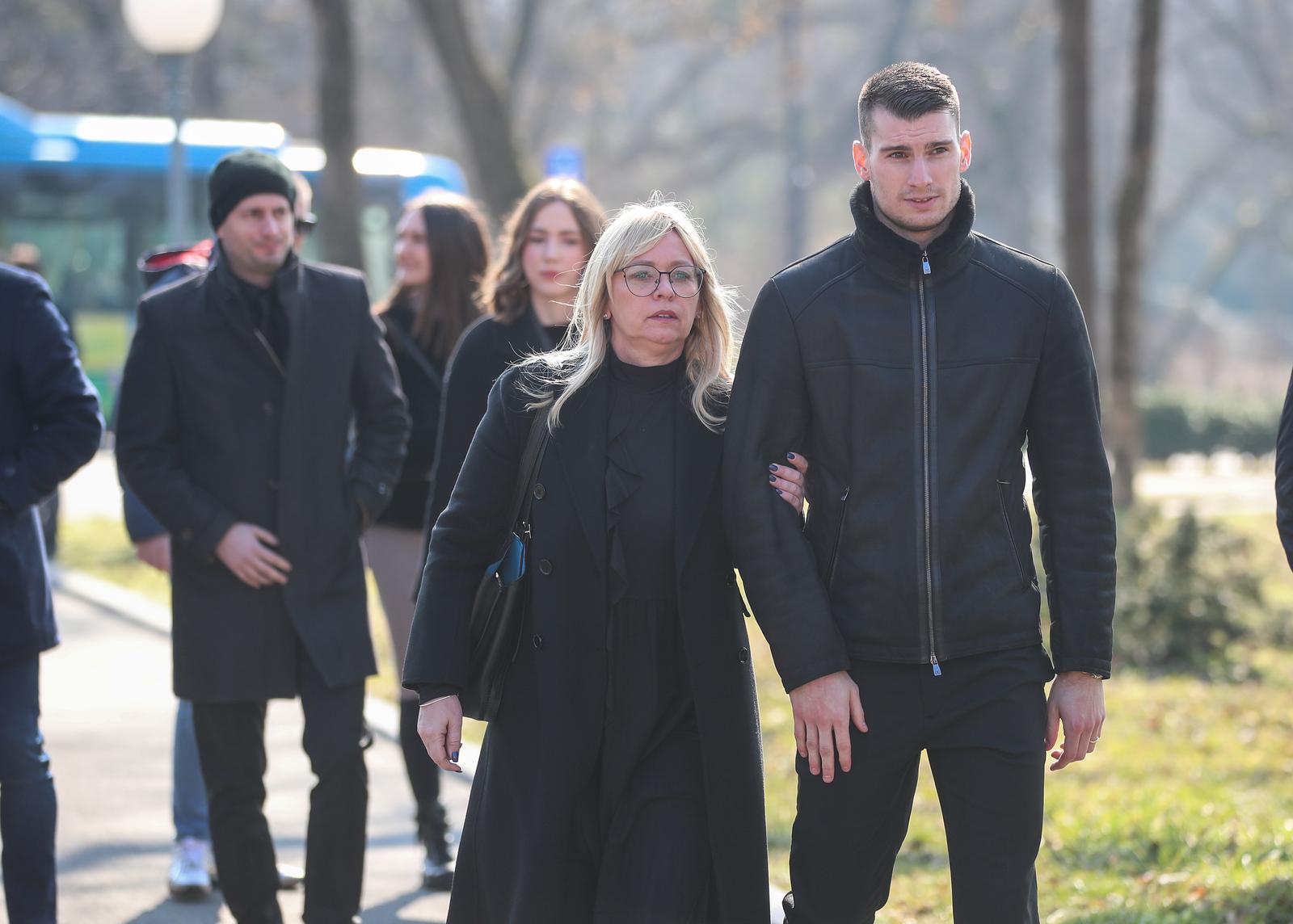 Posljednji ispraćaj Ćire na Mirogoju