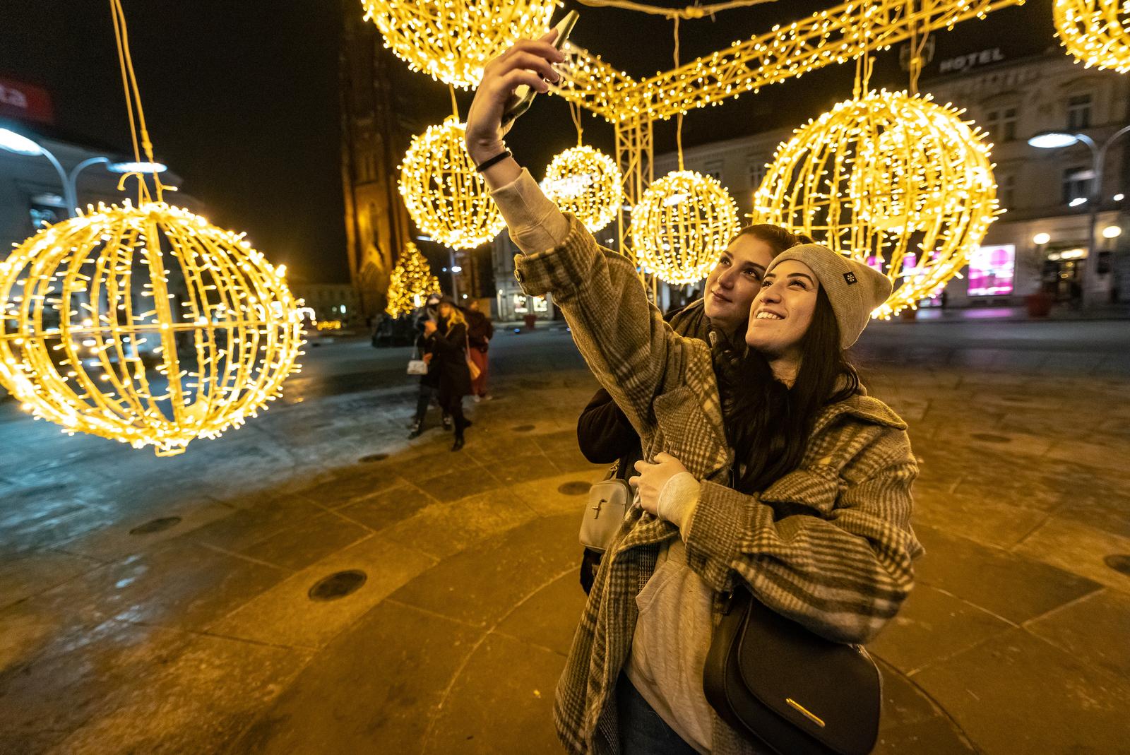 Advent u Osijeku ove godine još sjajniji i čarobniji