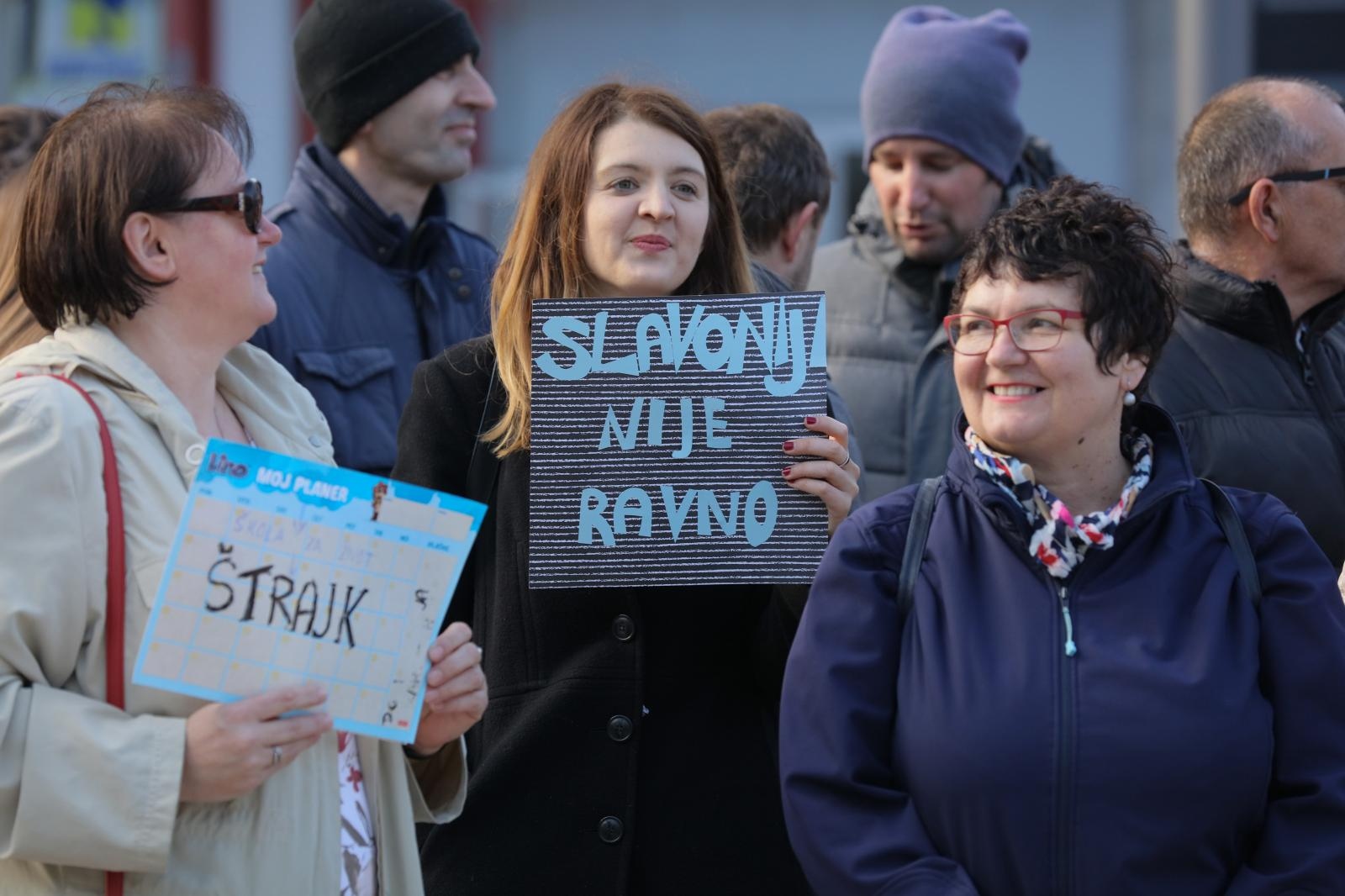 Osječani pružili podršku prosvjetarima