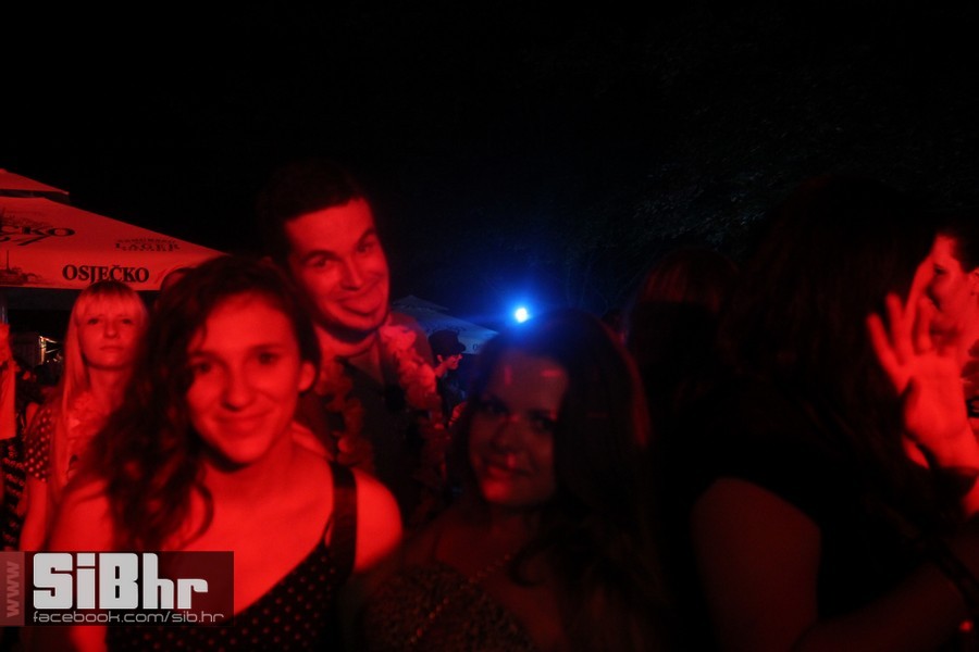 backyard_art_festival_SiBhr_37