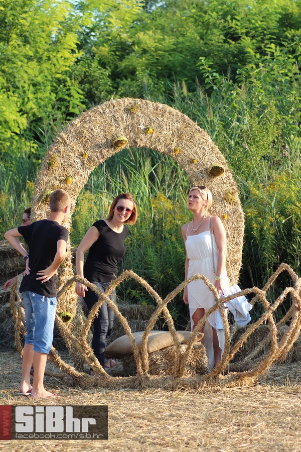 slama_dan_drugi_SiBhr_22 slama_dan_drugi_SiBhr_22