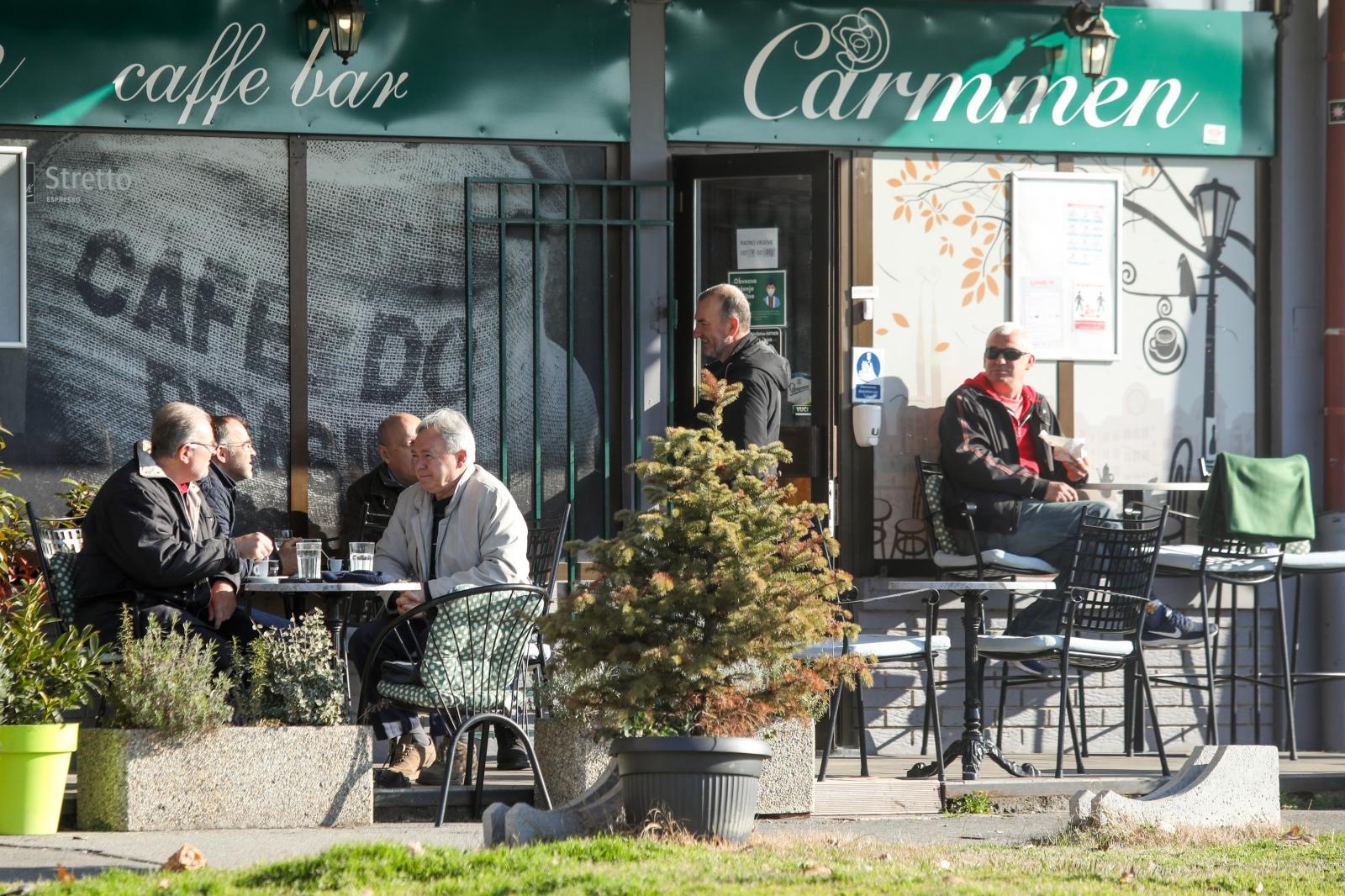 Nakon tri mjeseca Osječani ponovo sjeli na terase kafića