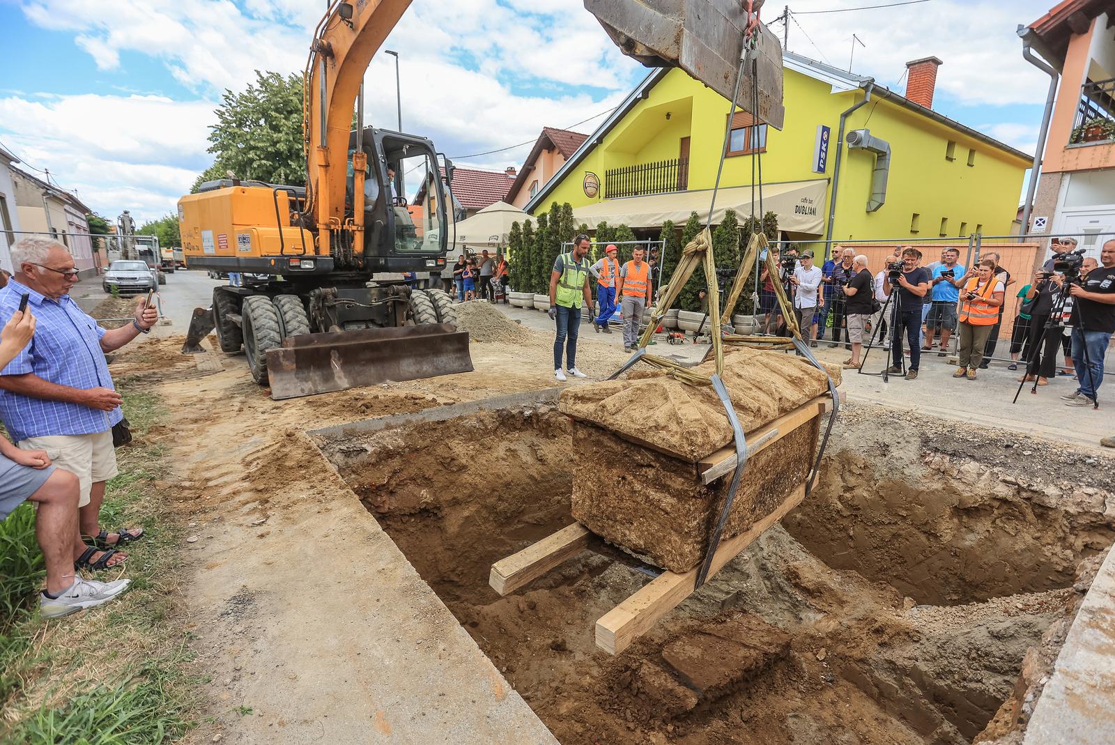 Iskopan rimski sarkofag pronađen u Vinkovcima