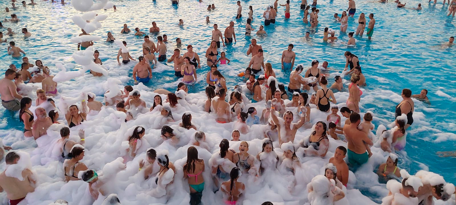 Pjena party u Bizovačkim toplicama Pjena party u Bizovačkim toplicama