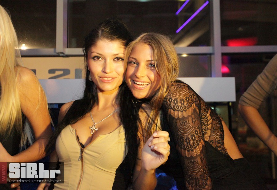 playboy_party_lotus_20102012_si