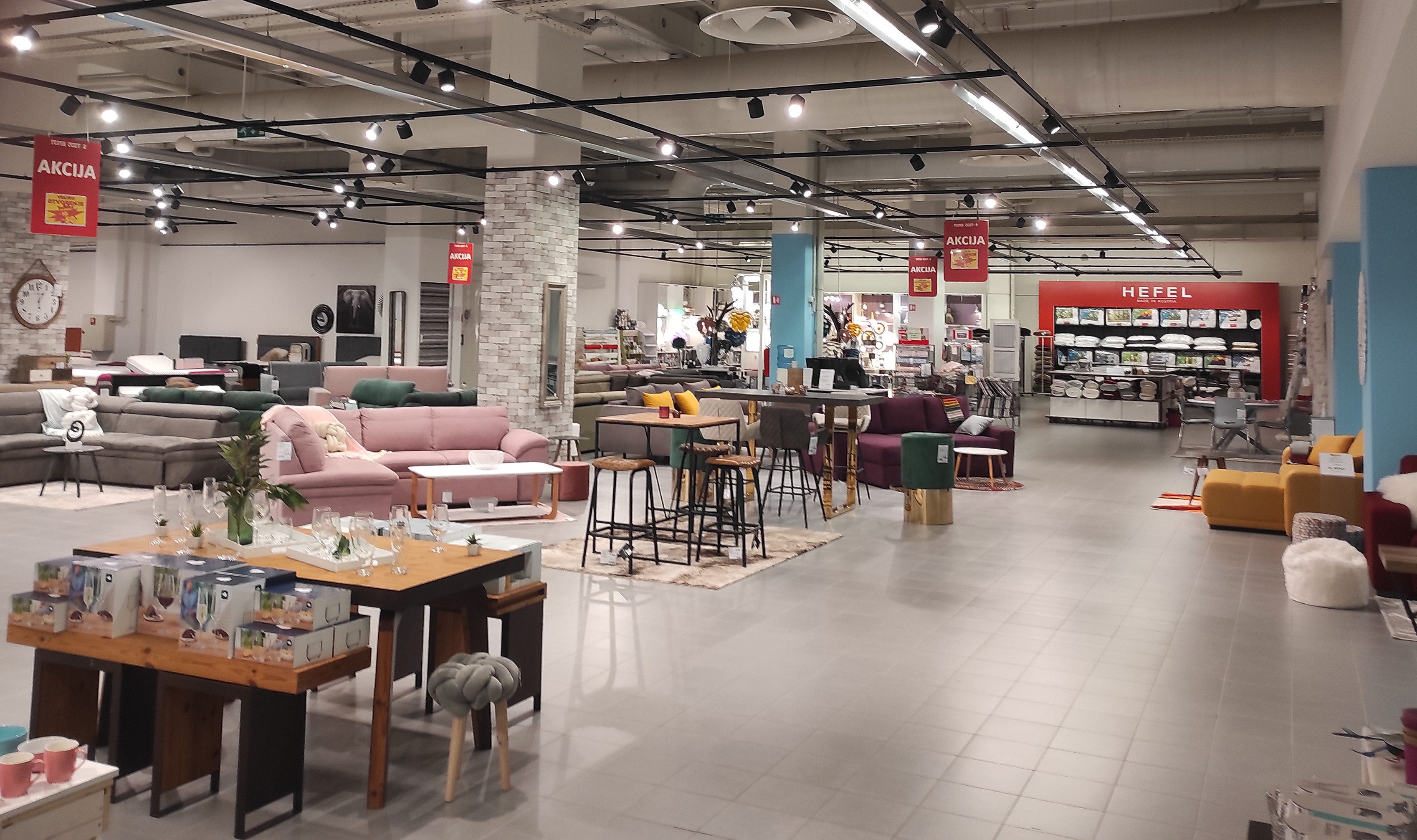 Tepih centar preselio Mall Osijek