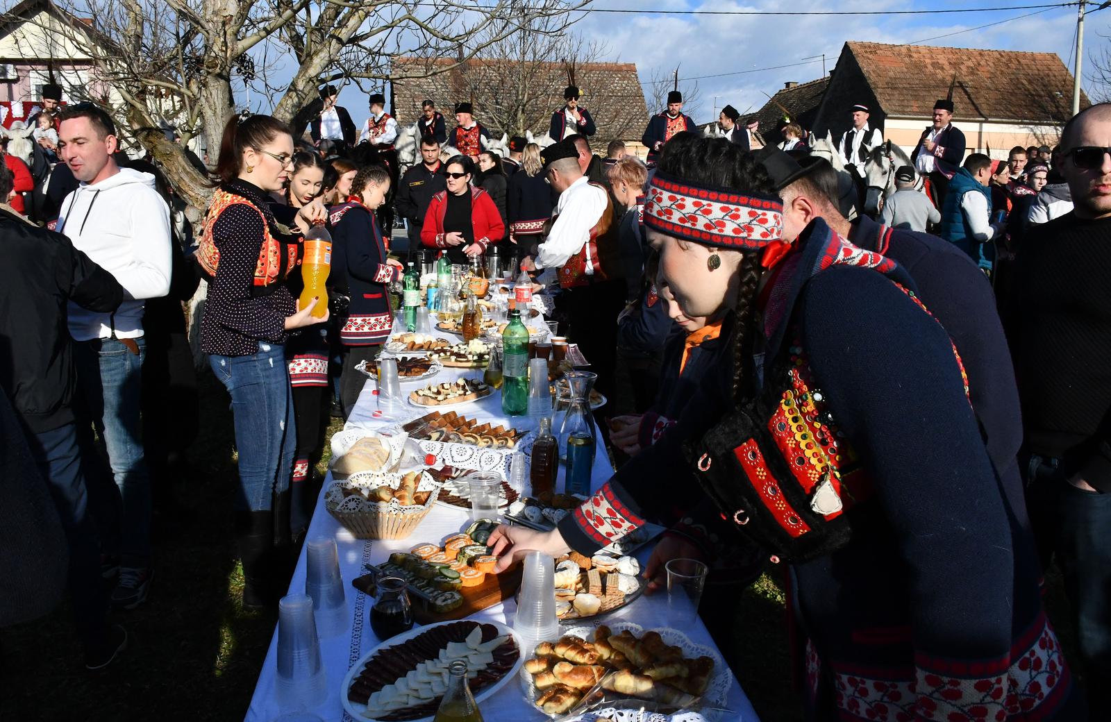 Pokladno jahanje u Sikirevcima
