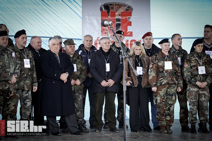 vukovar_prosvjed_protiv_cirilic