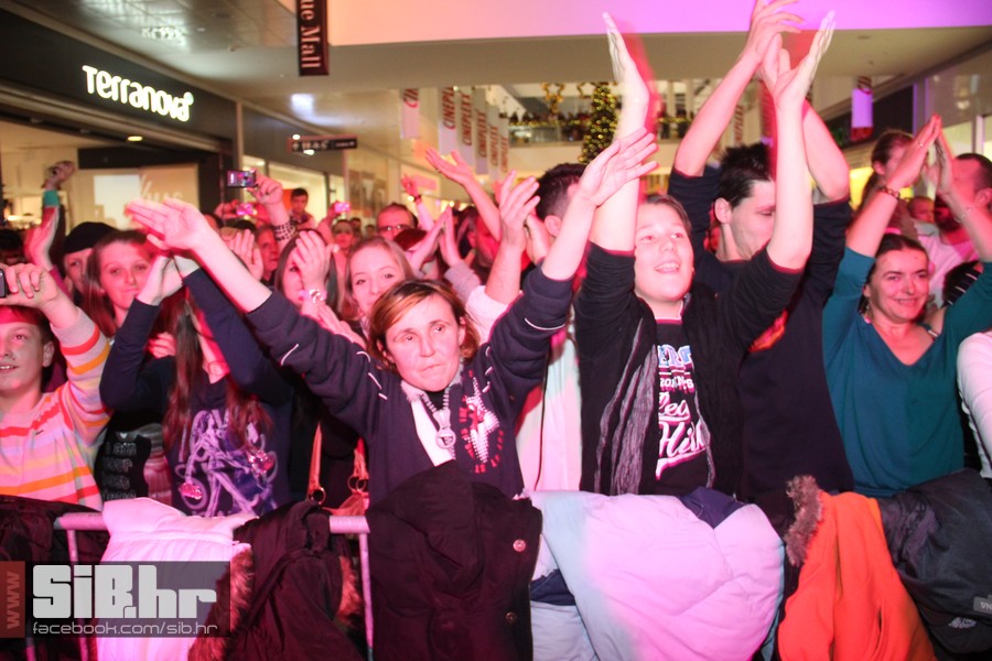 Colonia_AvenueMall_SiBhr_17 Colonia_AvenueMall_SiBhr_17