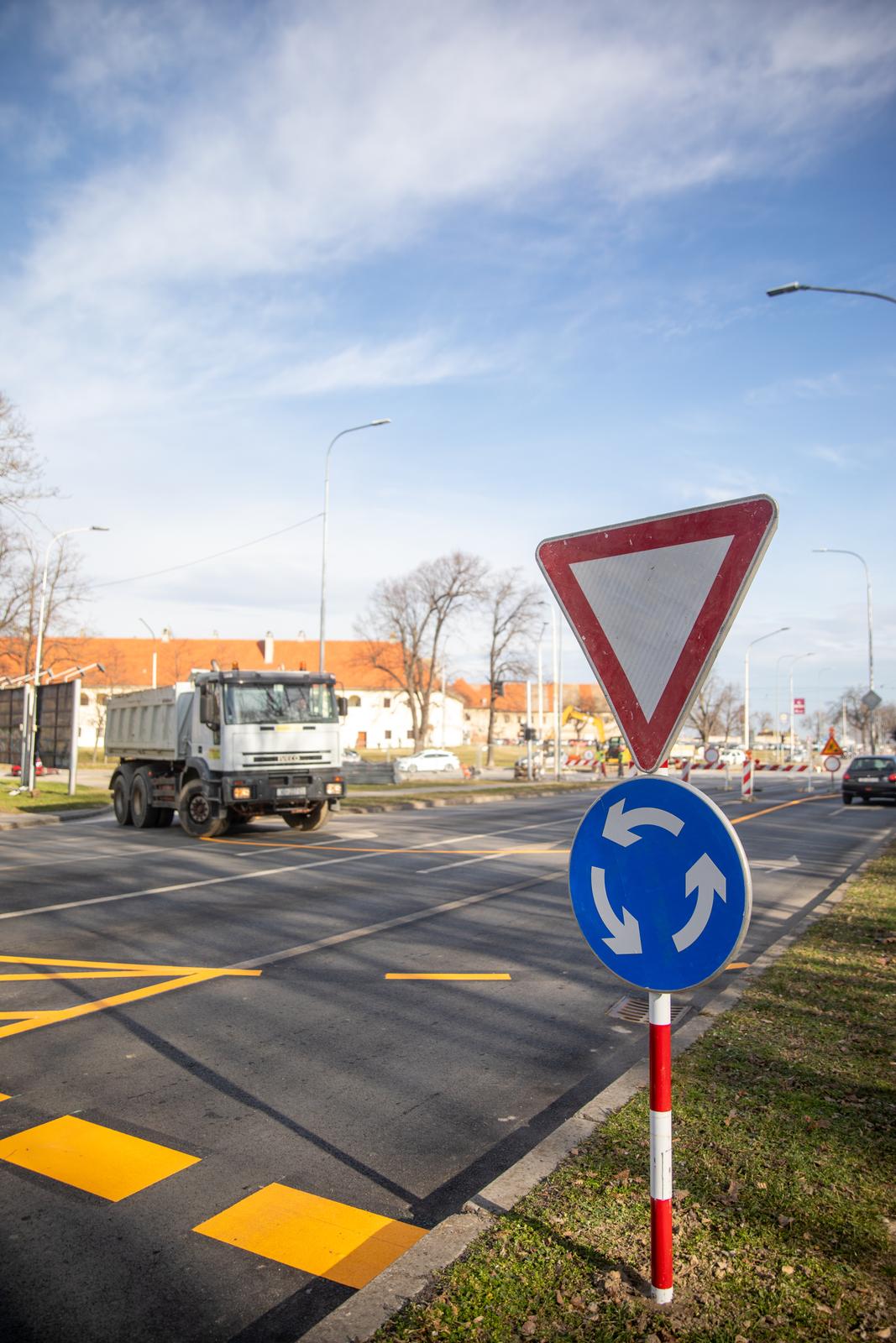 Privremeni kružni tok na križanju Trpimirove i Europske avenije