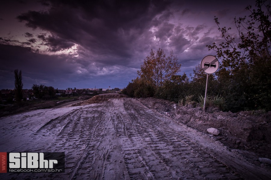 apokoalipticni_osijek_mbanic_Si