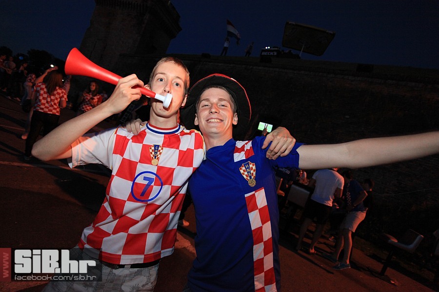 dc_party_14062012_sibhr_by_mban