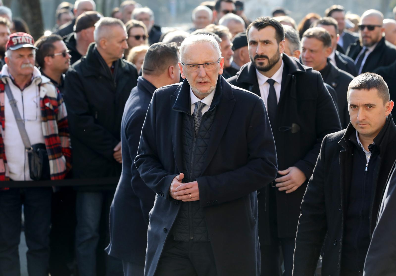 Posljednji ispraćaj Ćire na Mirogoju