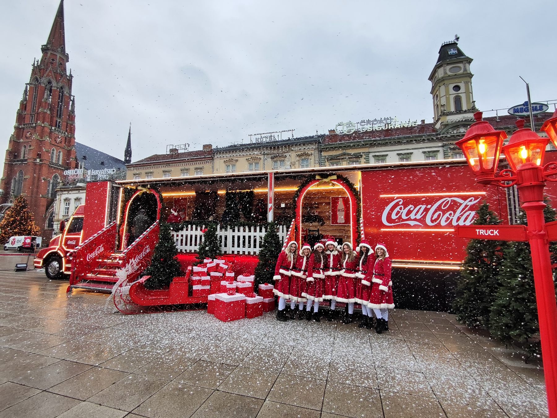Coca-Colin božićni kamion u Osijeku 2023.