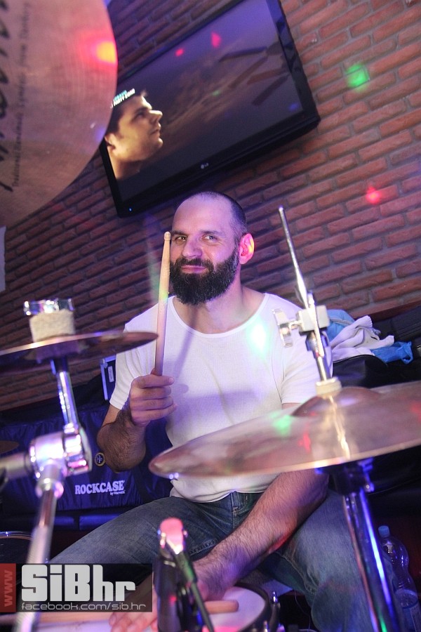 2014_10_12_fortpub_osijek_night
