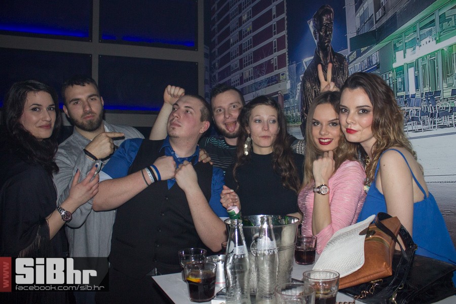 outside_striptiz_osijek_9