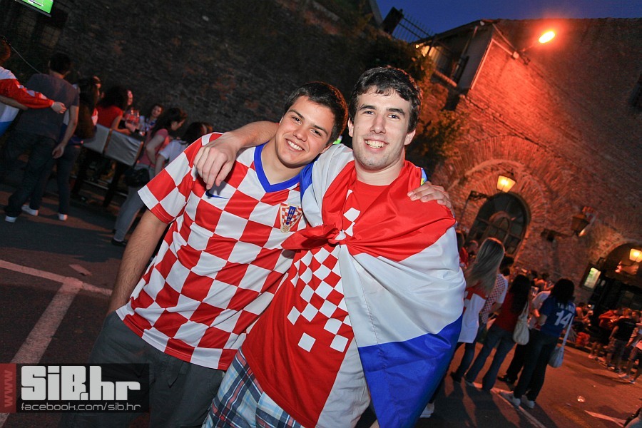 dc_party_14062012_sibhr_by_mban