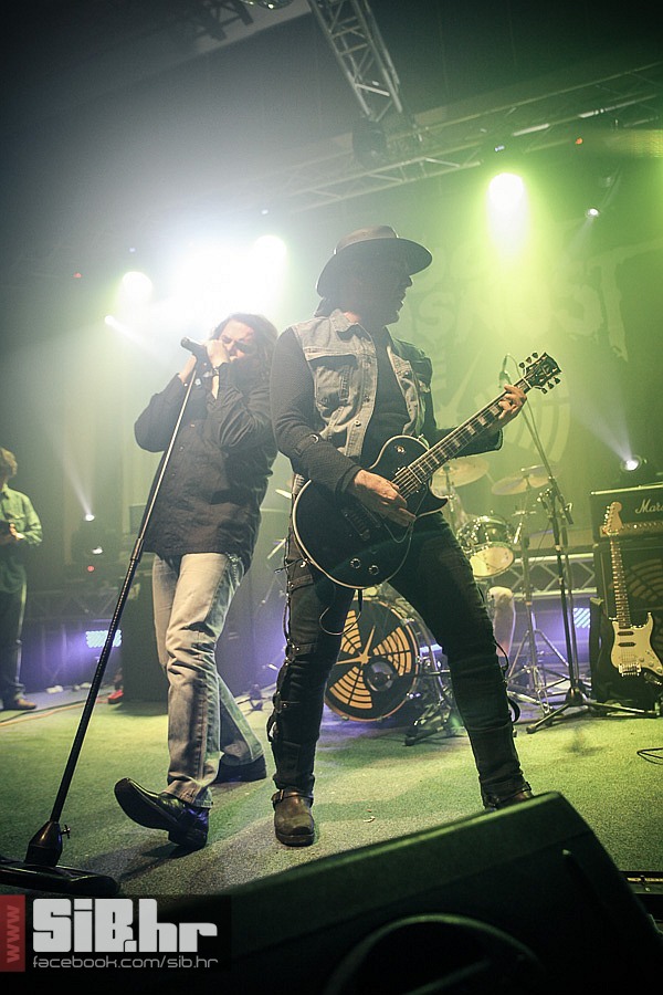 opca_opasnost_slavija_04042013_